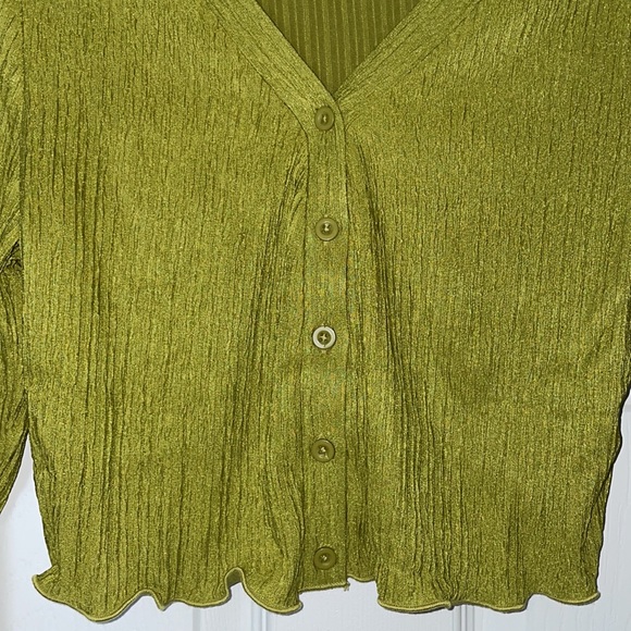 Ruched chartreuse SHEIN crop top - Picture 2 of 3